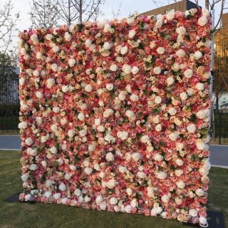 Parete sullo sfondo di ortensie rose artificiali