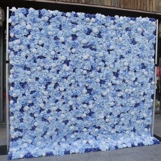 Sfondo di muro di fiori artificiali di rose blu