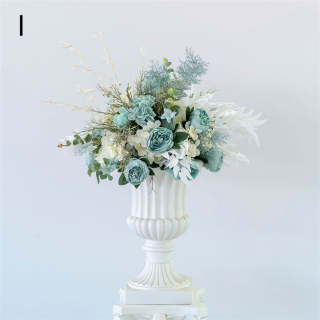 Centrotavola per matrimoni con palline di fiori artificiali di rose