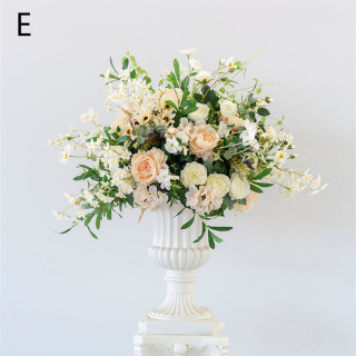 Centrotavola per matrimoni con palline di fiori artificiali di rose