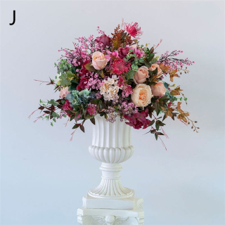 Centrotavola per matrimoni con palline di fiori artificiali di rose