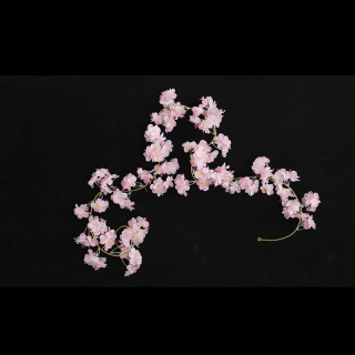 Vigne de fleurs de cerisier artificielles en soie