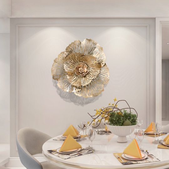 Decorazione floreale in metallo di ferro