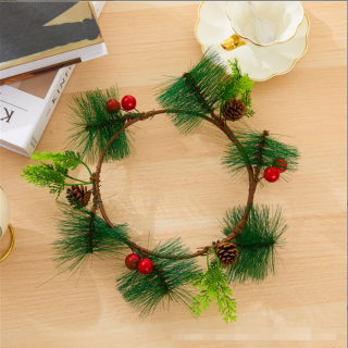 Décoration de couronne de fausses branches de pin de Noël