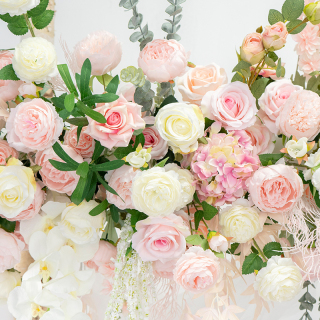 Set di decorazioni per scene di fila di fiori con palline di fiori di nozze