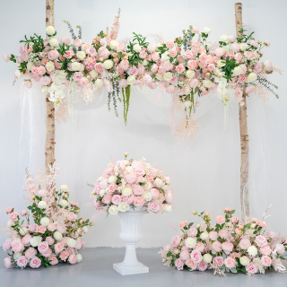 Set di decorazioni per scene di fila di fiori con palline di fiori di nozze