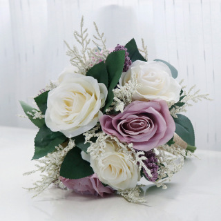 Bouquet da sposa colorato con fiori di rosa artificiale