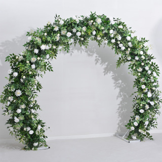 Arco di fiori artificiali per la decorazione della fila di nozze