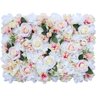 Muro di fiori artificiali assemblati