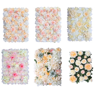 Muro di fiori artificiali assemblati