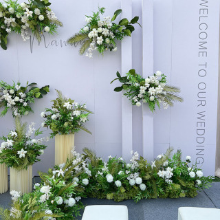 Centrotavola di fiori artificiali per decorazioni per la tavola di nozze