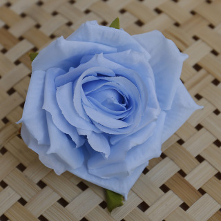 Disposizione di rose artificiali Testa di fiore finto in seta