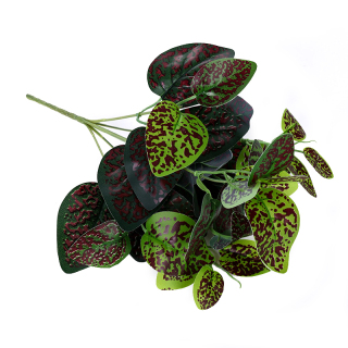 Decorazione domestica con mazzo di foglie artificiali