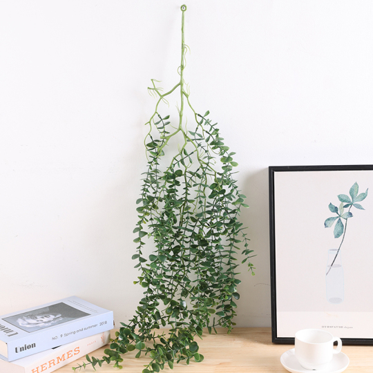 कृत्रिम यूकेलिप्टस दीवार पर लटकी सजावट