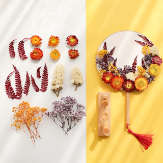 Materiale fai da te con fiori secchi