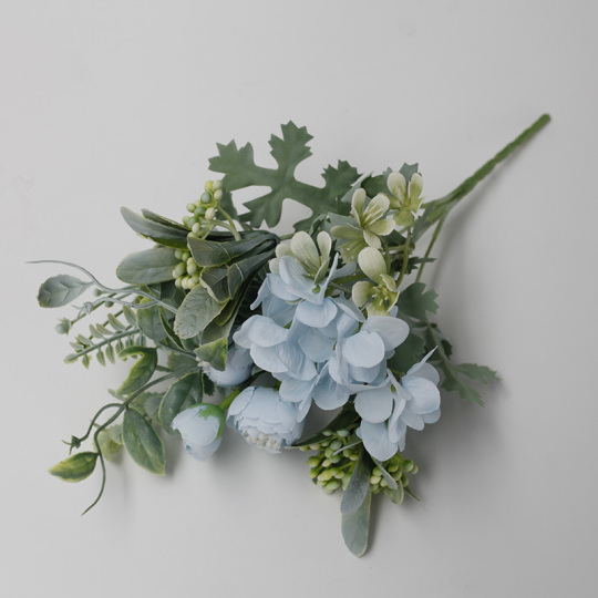 Künstlicher Blumenstrauß aus Kamelienknospenblättern