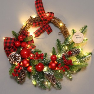 Décoration de guirlande de branches de pin de Noël