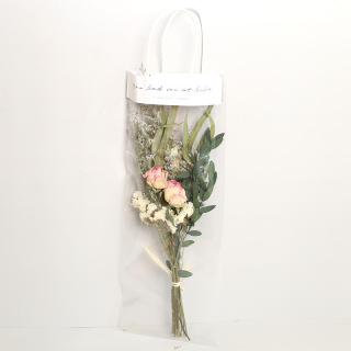 Bouquet di fiori di margherita naturale di fiori di rosa essiccati