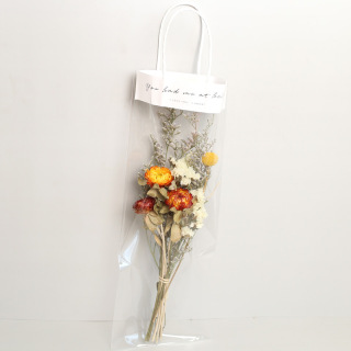 Bouquet di fiori di margherita naturale di fiori di rosa essiccati