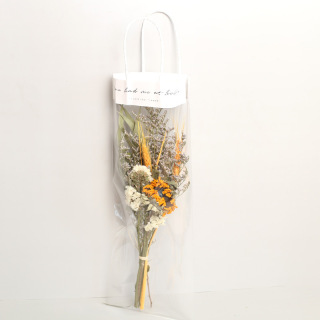 Bouquet di fiori di margherita naturale di fiori di rosa essiccati
