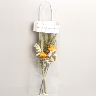 Bouquet di fiori di margherita naturale di fiori di rosa essiccati