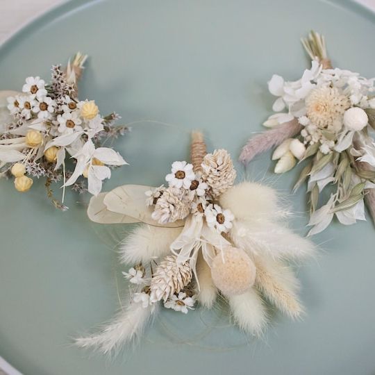 दूल्हे के लिए सूखे फूल हस्तनिर्मित कस्टम बाउटोनियर