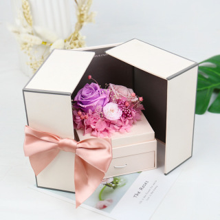 Confezione regalo con vera rosa eterna di alta qualità