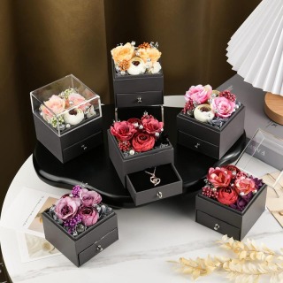 Boîte à bijoux à fleurs mélangées préservées