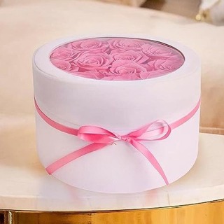 Regali in scatola con rose eterne