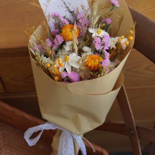 Bouquet di fiori secchi di erba di pampa