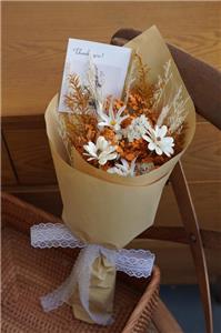 Bouquet di fiori secchi di erba di pampa