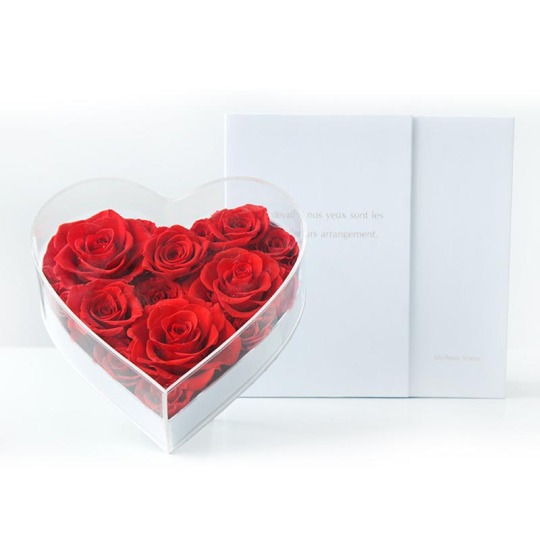 दिल के आकार का पारदर्शी ऐक्रेलिक शाश्वत गुलाब बॉक्स