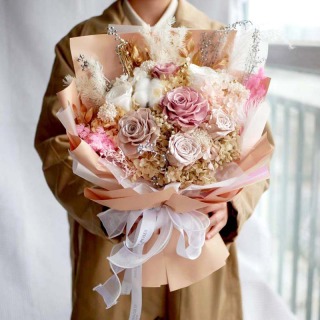 Mescolare il bouquet di fiori eterni
