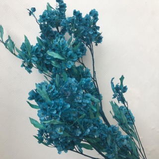 Decorazione artistica con bouquet di fiori secchi