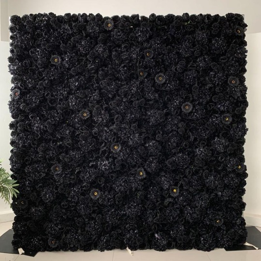 Decorazione da parete con fiore nero artificiale