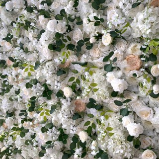 Decorazione di nozze europea con fiore artificiale rosa bianca