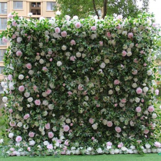 Mur de fleurs de feuilles artificielles de roses en soie