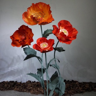 Décoration de scène personnalisée avec fleur géante