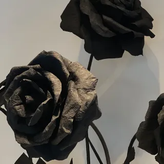 Fleur géante Rose noire Fleur en papier surdimensionnée