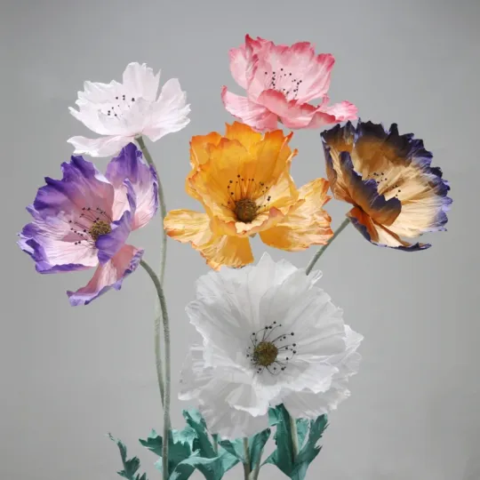 Decorazione di sfondo con fiori di carta giganti artificiali