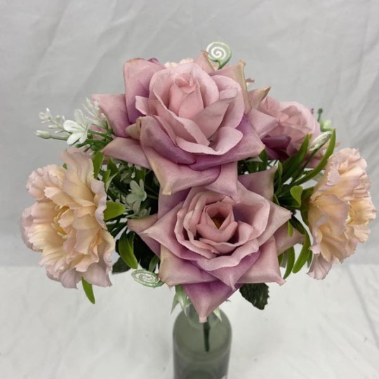 Bouquet di rose miste in seta per decorazione funebre