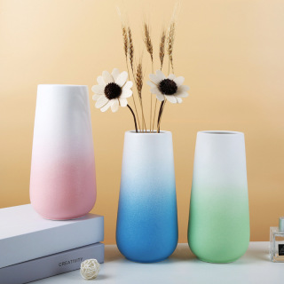 Vase en céramique de couleur dégradée