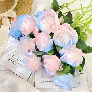 Ornamenti simulati di bouquet di rose