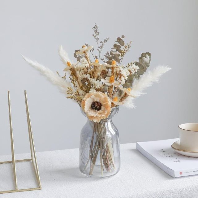 dried flower arrangement