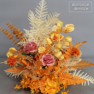 Decorazione con palline di fiori artificiali