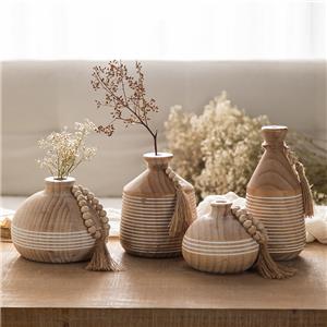 Ornements de vase en bois
