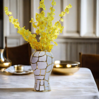 Vase en céramique plaqué or
