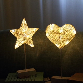 Lampes lune, étoile et cœur sur le thème de Noël pour la maison