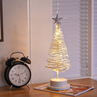 Elegante lampada per albero di Natale per un'atmosfera festosa