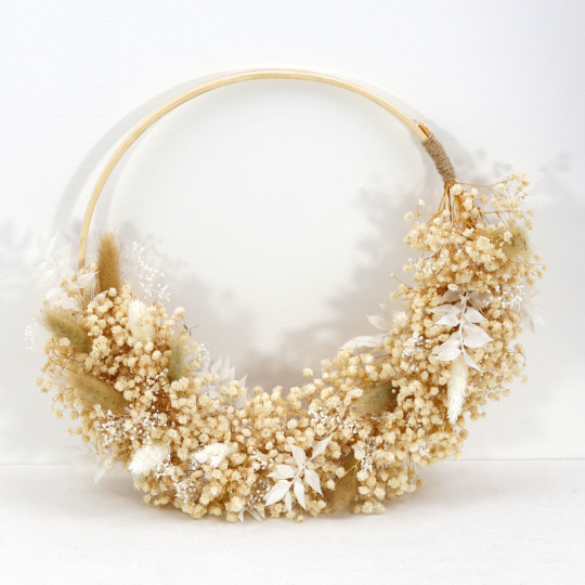 Kalungan Bunga Kering yang Elegan untuk Hiasan Rumah